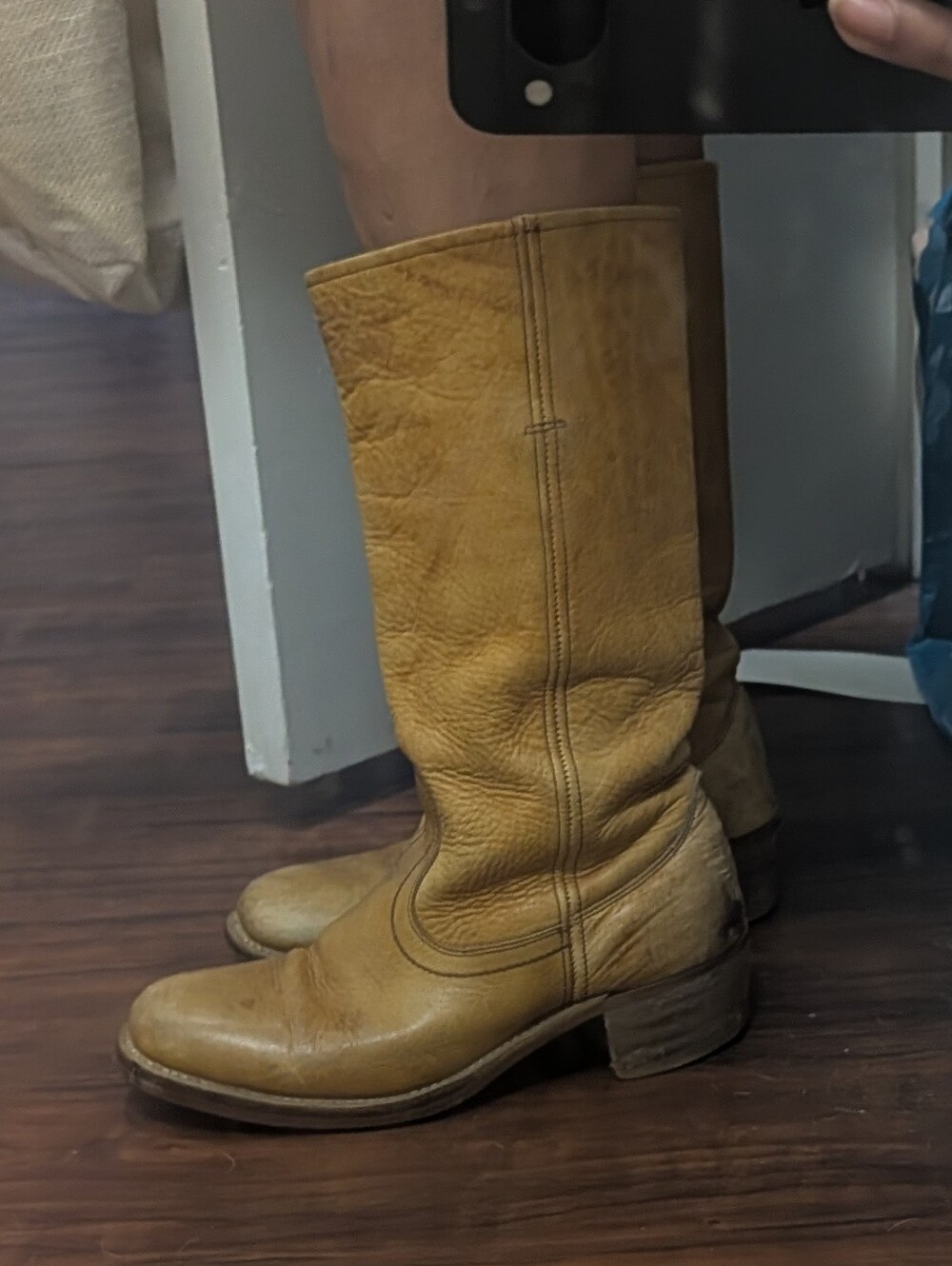 Vtg Campus Boots Distressed Boots Banana Leather In RARE Wide calf & Foot 11.5